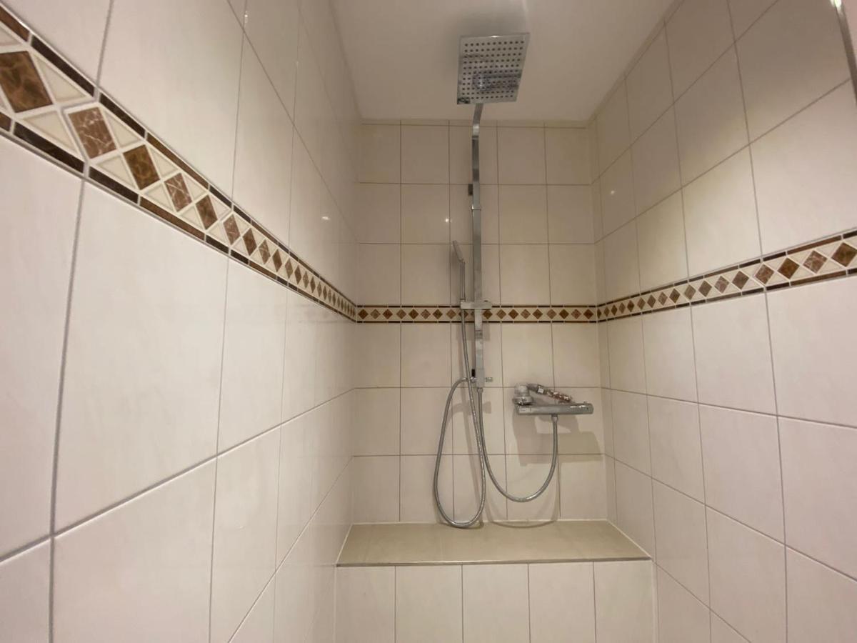 Ferienwohnung Gulfhaus, Mit Sauna Und Grossem Garten Apen Extérieur photo