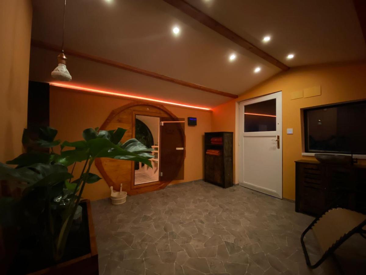 Ferienwohnung Gulfhaus, Mit Sauna Und Grossem Garten Apen Extérieur photo